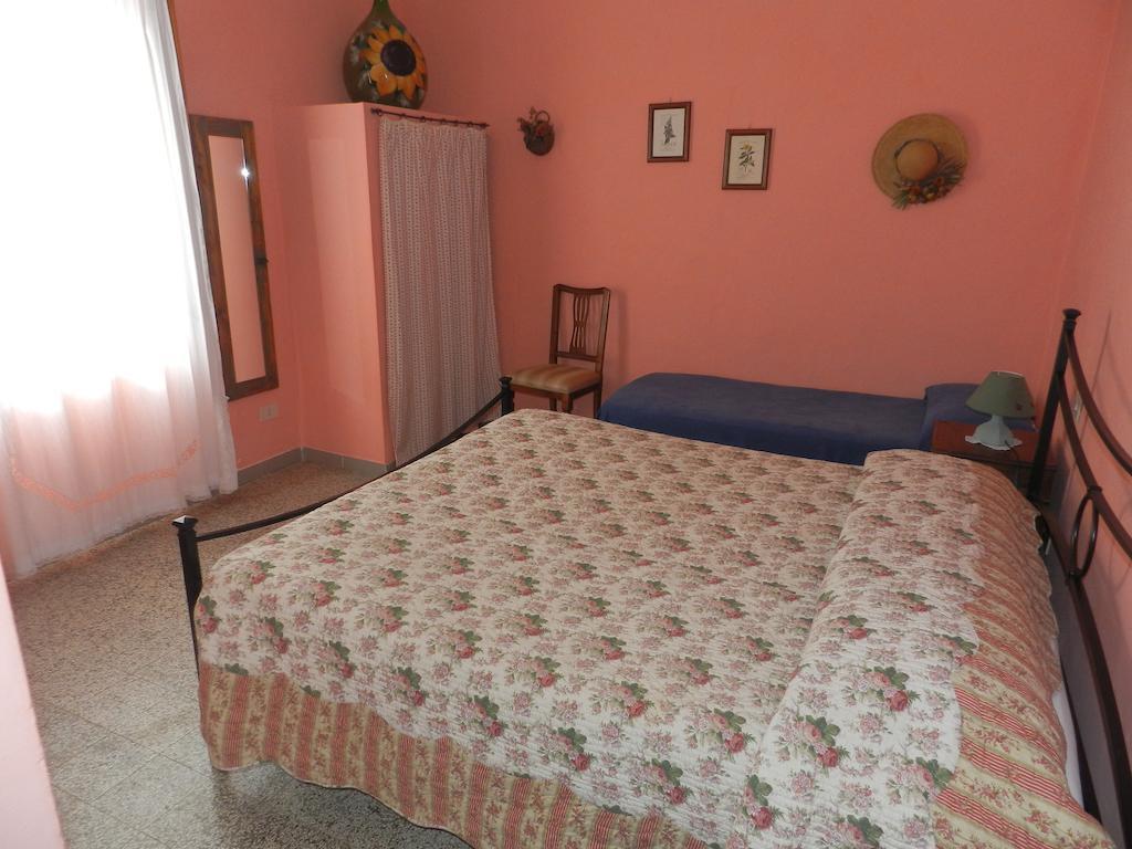 Il Casale Acomodação com café da manhã Poggibonsi Quarto foto